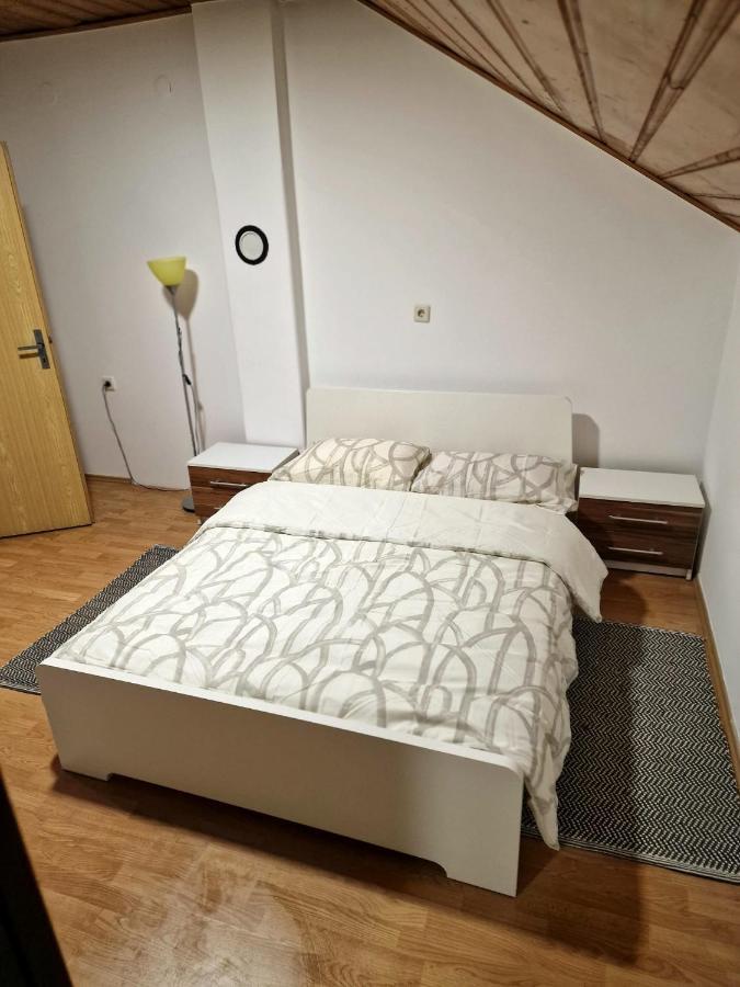 Kiki Privatne Sobe, Zagreb Airport Apartment Velika Gorica Exterior foto